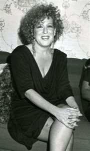 Bette Midler  1989, LA.jpg